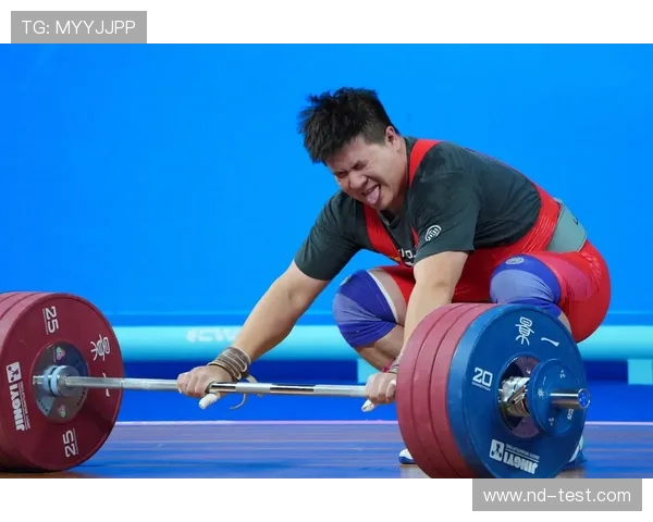 [举重]赵飞获得举重男子109公斤以上级两枚金牌.